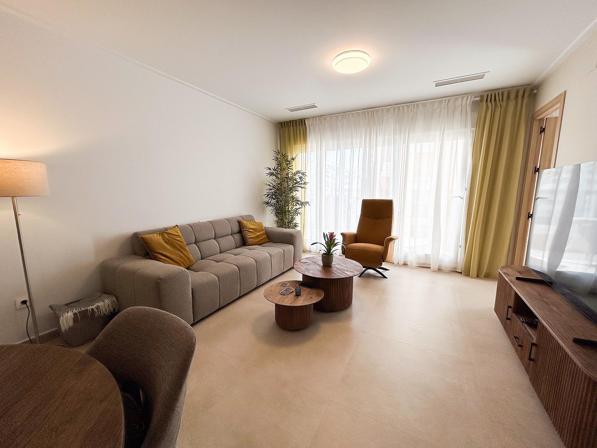 3 Bed, 2 Bath, ApartmentFor Sale, El Raso, Alicante