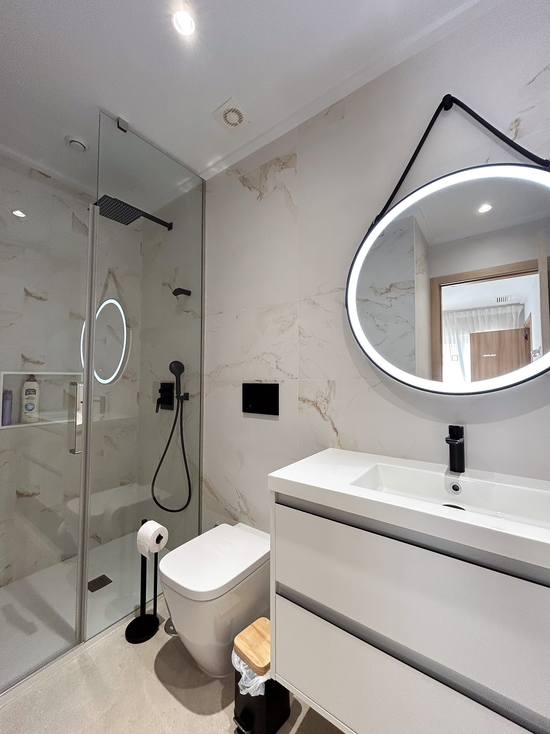 3 Bed, 2 Bath, ApartmentFor Sale, El Raso, Alicante