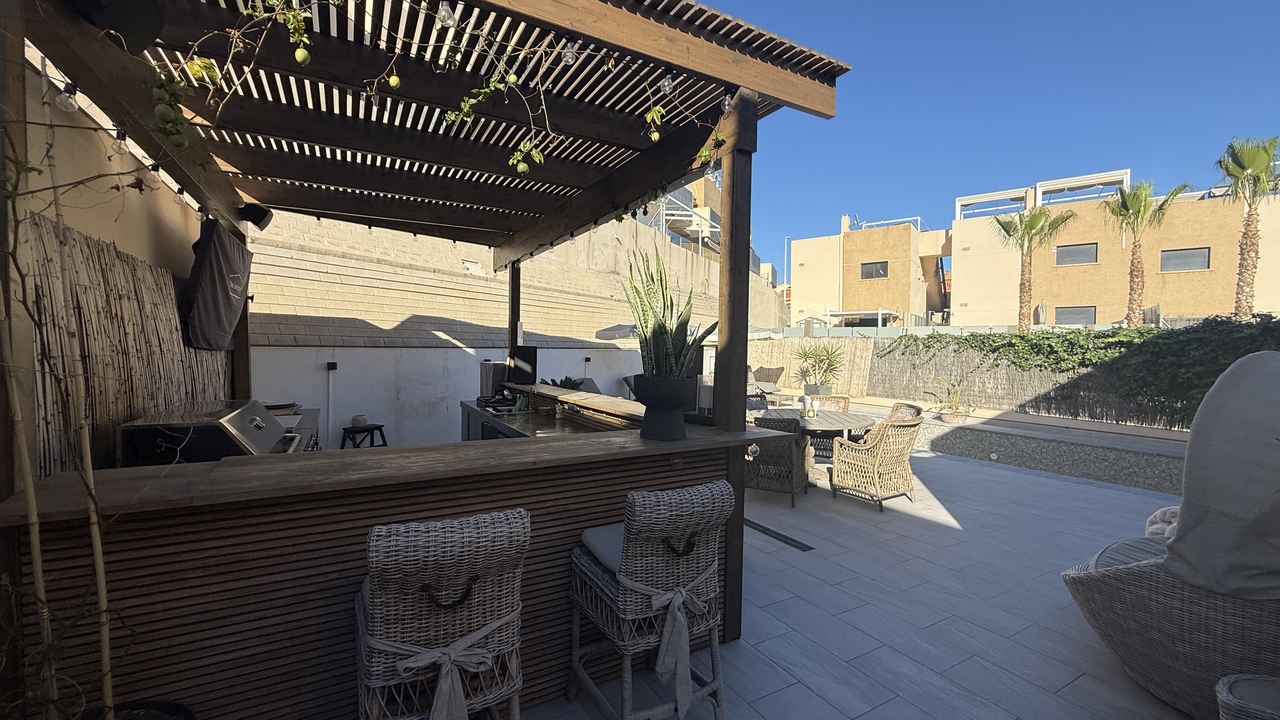3 Bed, 2 Bath, HouseFor Sale, La Zenia, Alicante