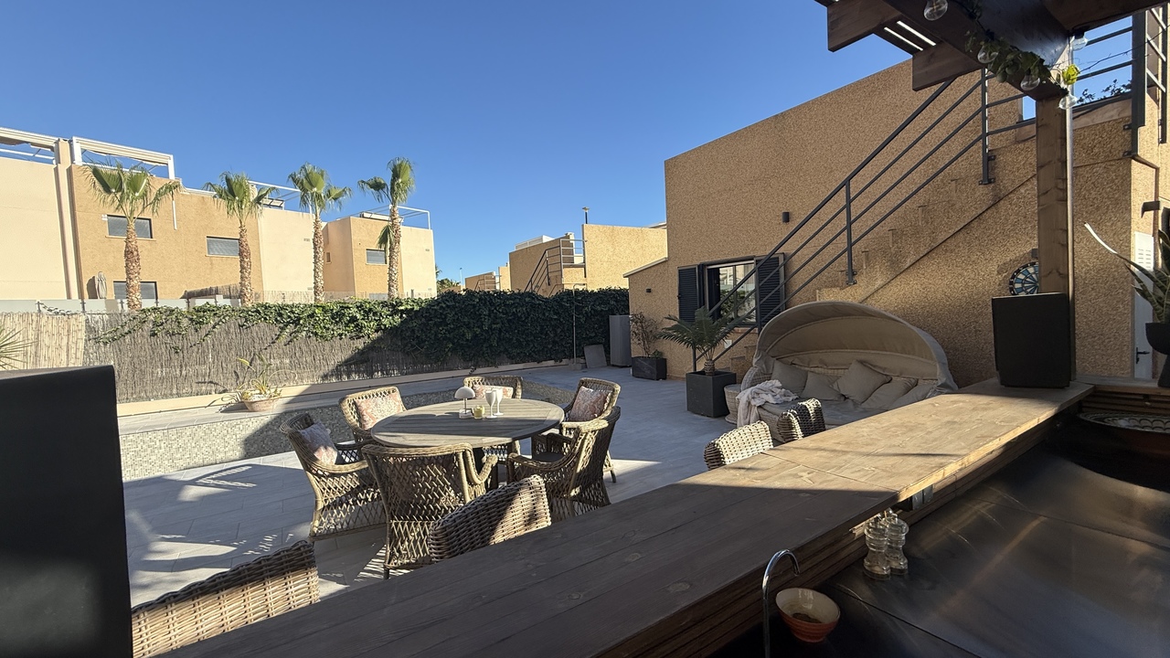 3 Bed, 2 Bath, HouseFor Sale, La Zenia, Alicante