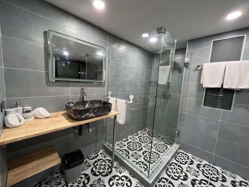 3 Bed, 2 Bath, ApartmentFor Sale, Nai Harn, Phuket