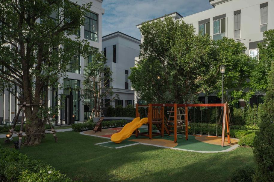 4 Bed, 4 Bath, HouseFor Sale, Nonthaburi Civic Center, Bangkok