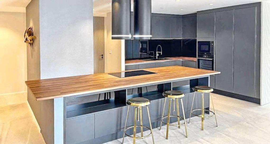 3 Bath, ApartmentFor Sale, Khlong Toei, Bangkok