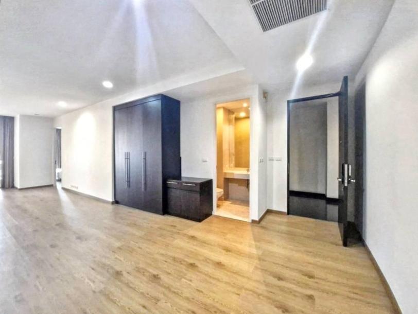 2 Bath, ApartmentFor Sale, Charoen Krung, Bangkok