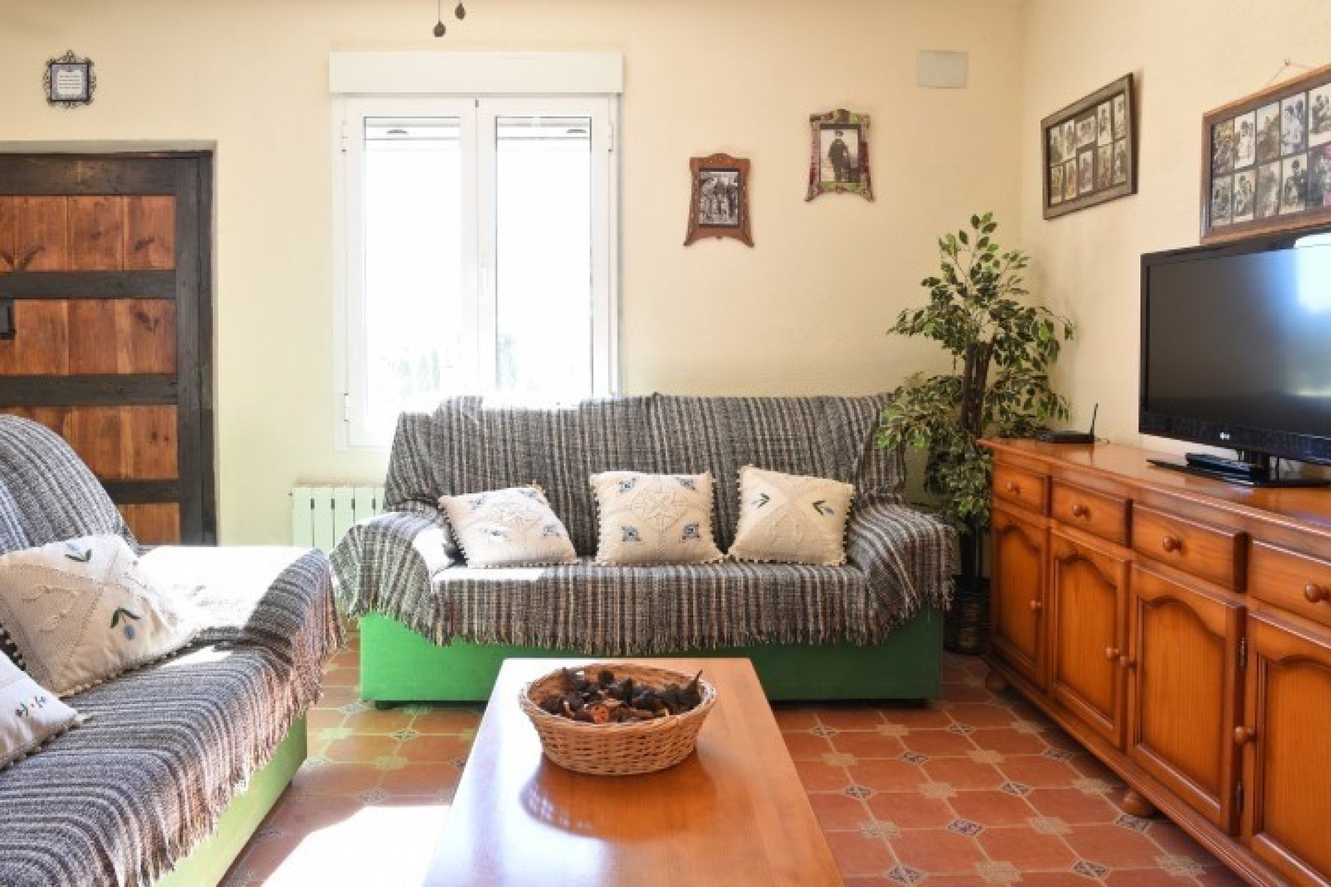 4 Bed, 2 Bath, HouseFor Sale, Pinoso, Alicante