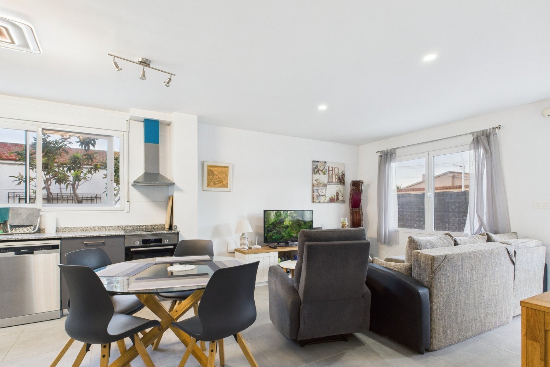 2 Bed, 2 Bath, HouseFor Sale, El Carmoli, Murcia