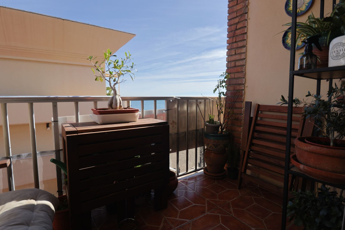 3 Bed, 1 Bath, ApartmentFor Sale, Estepona, Malaga