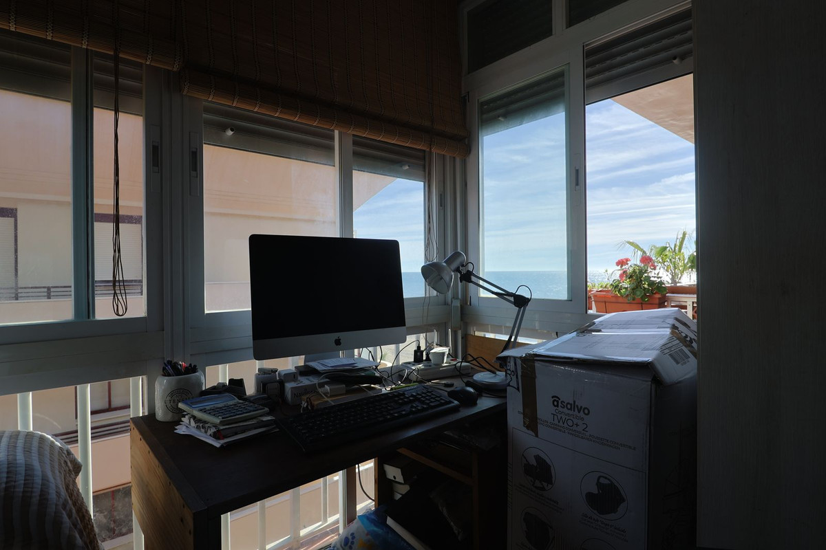 3 Bed, 1 Bath, ApartmentFor Sale, Estepona, Malaga