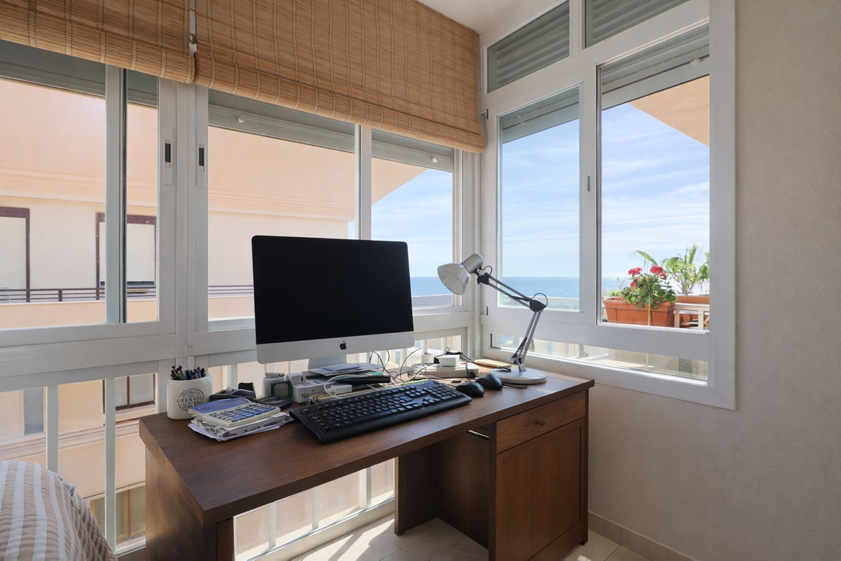3 Bed, 1 Bath, ApartmentFor Sale, Estepona, Malaga