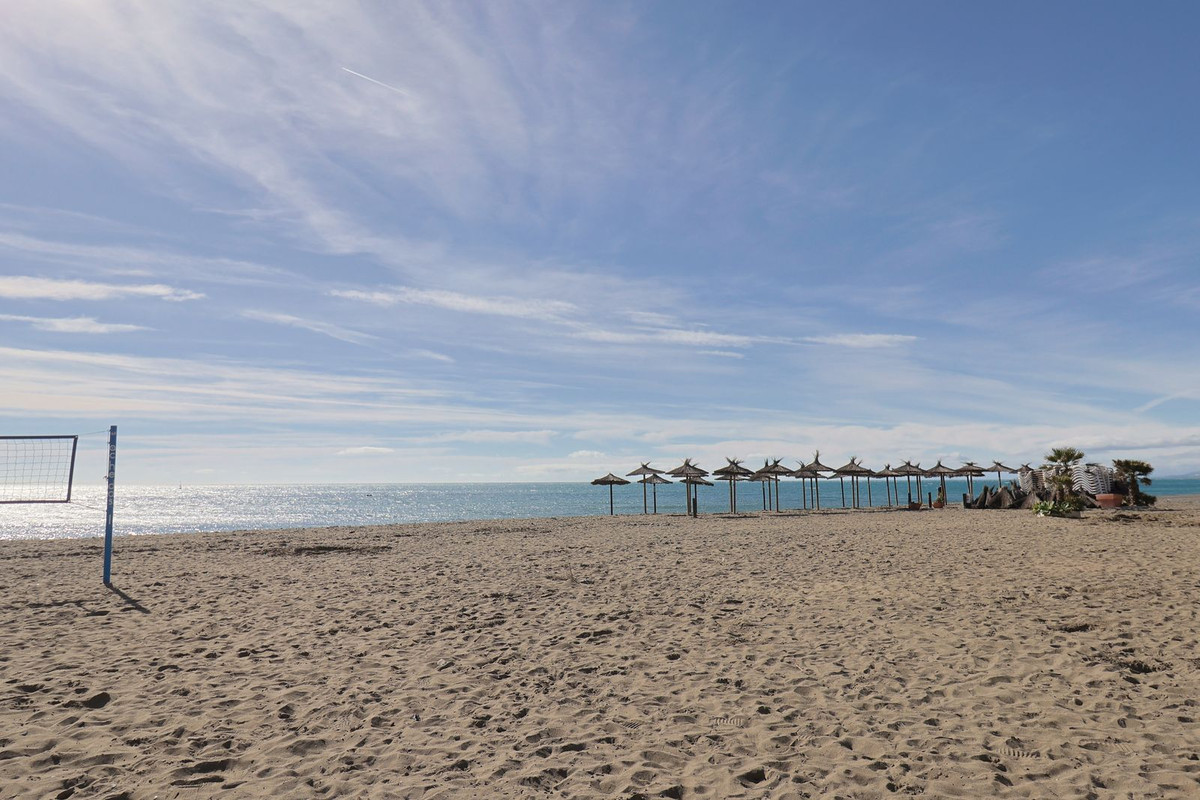 3 Bed, 1 Bath, ApartmentFor Sale, Estepona, Malaga