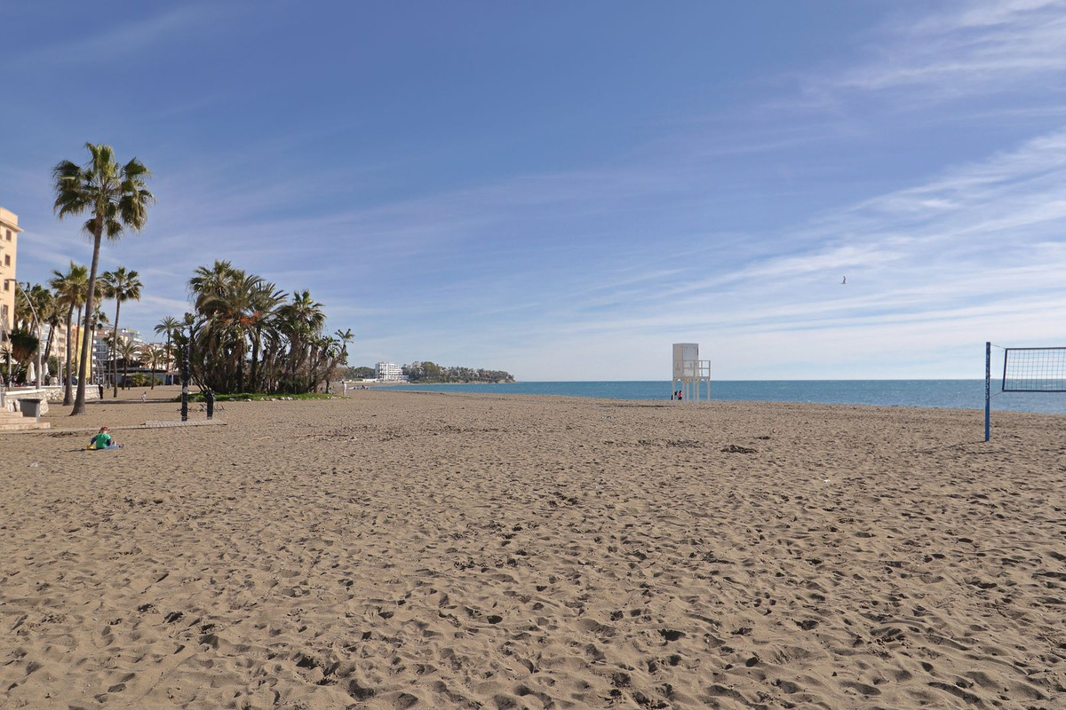 3 Bed, 1 Bath, ApartmentFor Sale, Estepona, Malaga