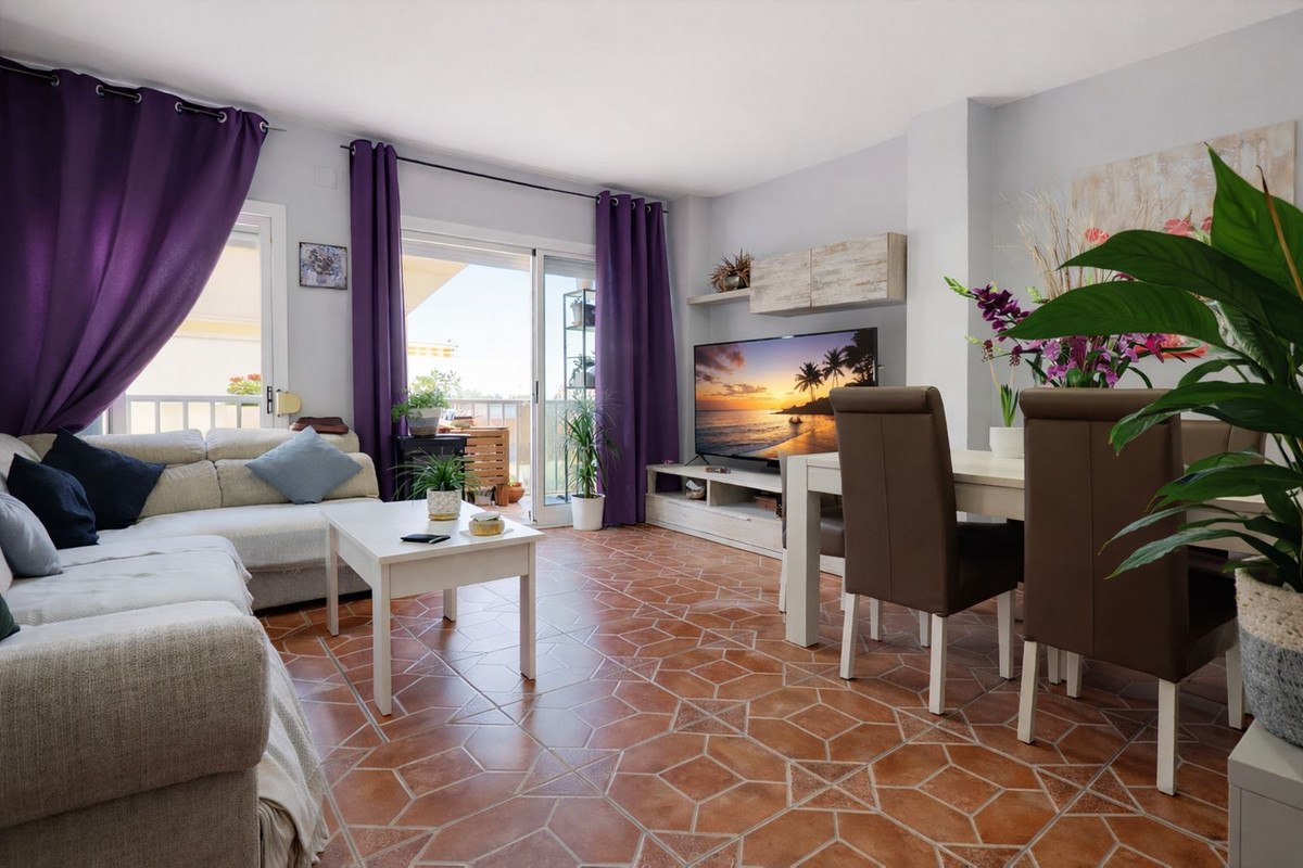 3 Bed, 1 Bath, ApartmentFor Sale, Estepona, Malaga