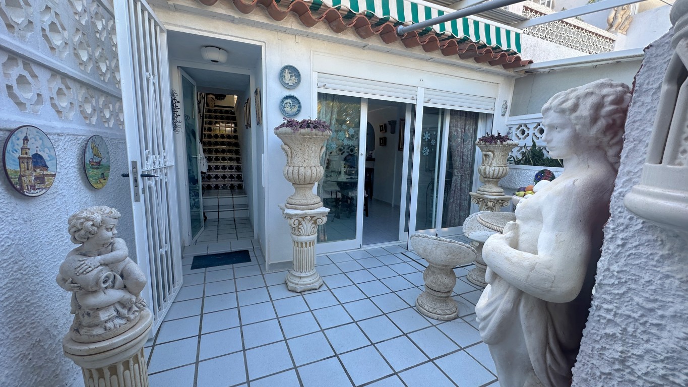 2 Bed, 2 Bath, HouseFor Sale, Albir, Alicante