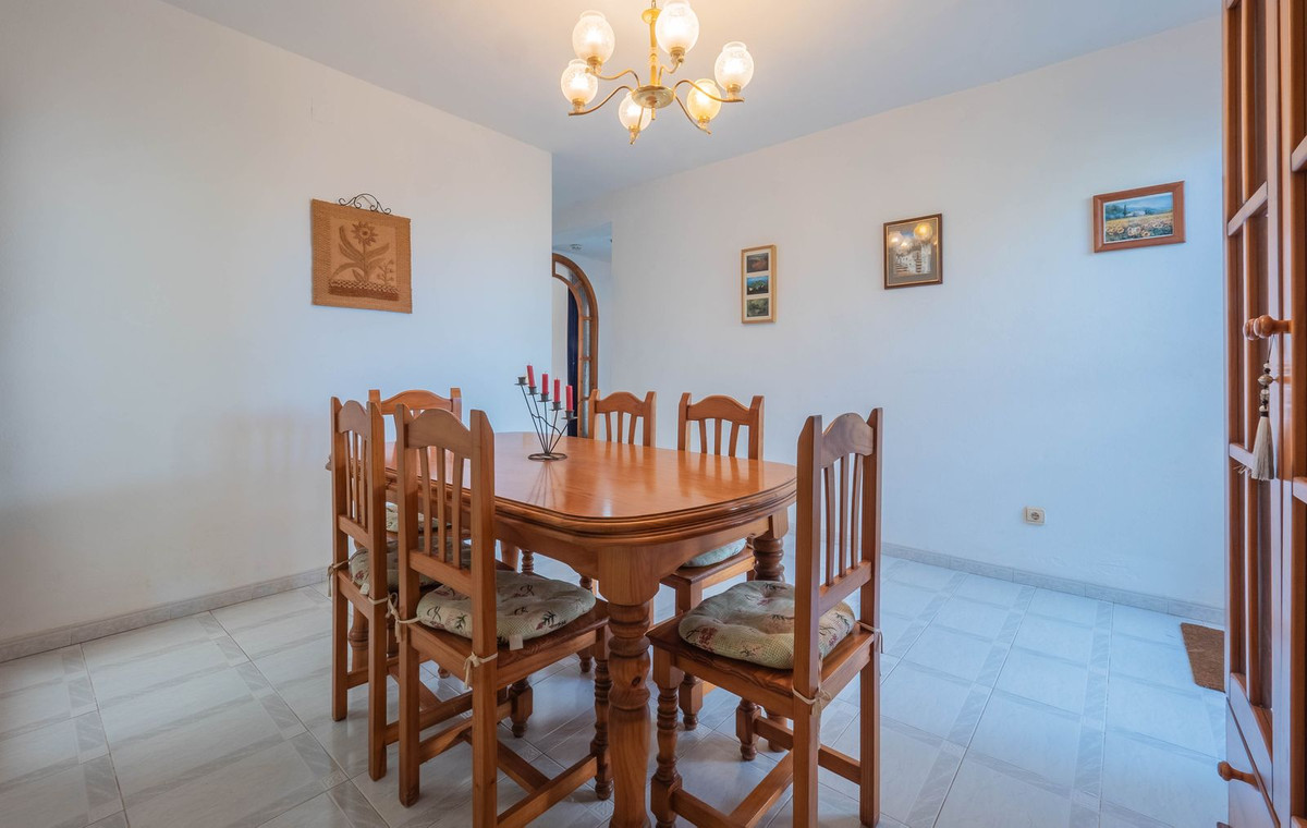 Alhaurin el Grande, Malaga, 5 Bedrooms Bedrooms, ,2 BathroomsBathrooms,For Sale,R5306755