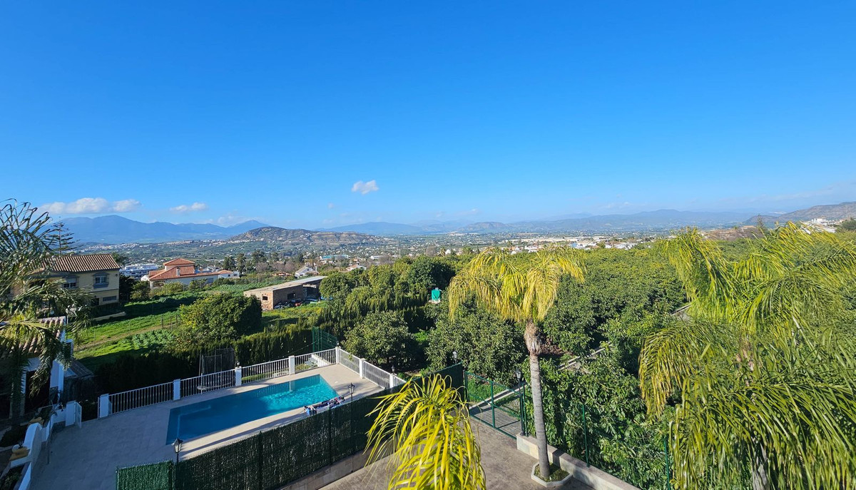 Alhaurin el Grande, Malaga, 5 Bedrooms Bedrooms, ,2 BathroomsBathrooms,For Sale,R5306755