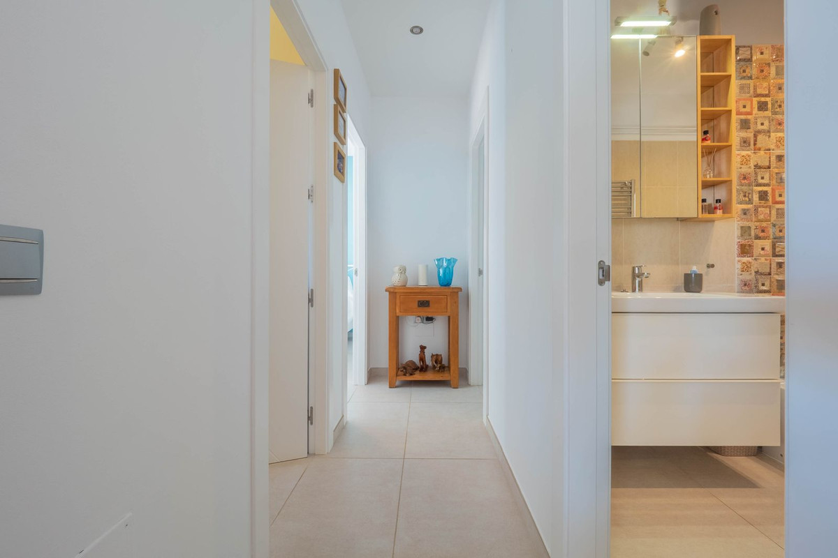 Vélez-Málaga, Malaga, 5 Bedrooms Bedrooms, ,2 BathroomsBathrooms,For Sale,R5315218