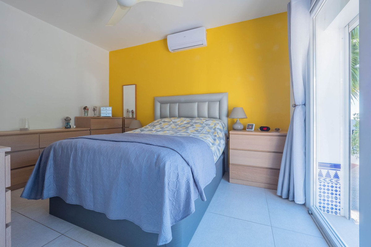 Vélez-Málaga, Malaga, 5 Bedrooms Bedrooms, ,2 BathroomsBathrooms,For Sale,R5315218