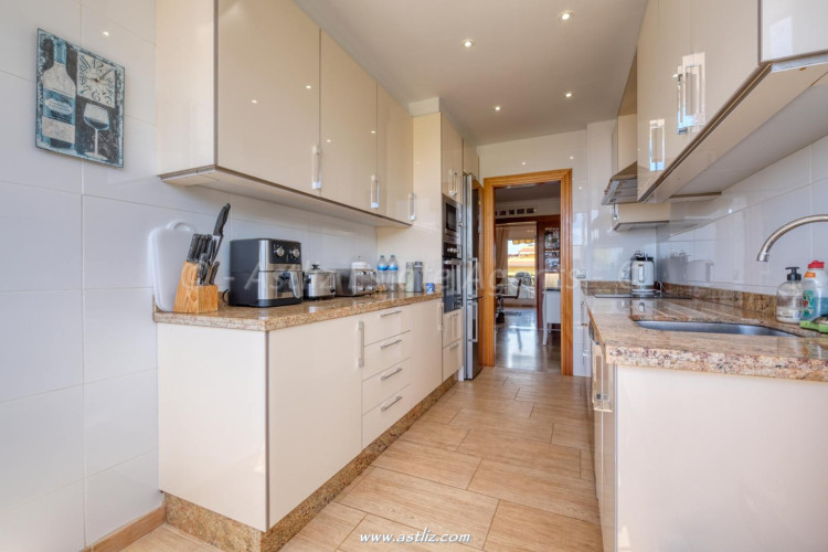 3 Bed, 2 Bath, ApartmentFor Sale, Urb Playa de la Arena, Playa De La Arena