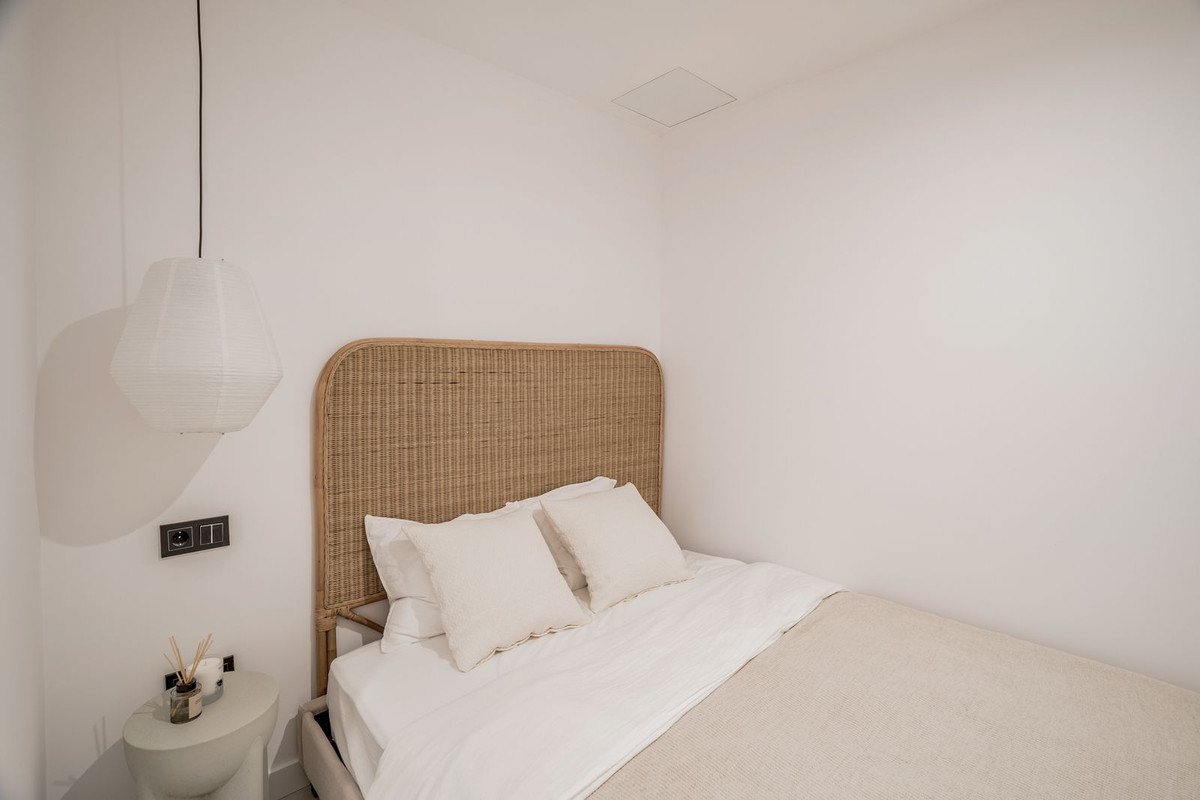 3 Bed, 2 Bath, ApartmentFor Sale, La Quinta, Malaga