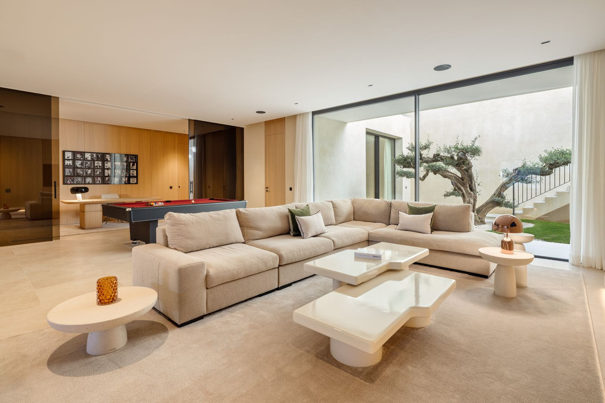 6 Bed, 6 Bath, HouseFor Sale, Benahavis, Malaga