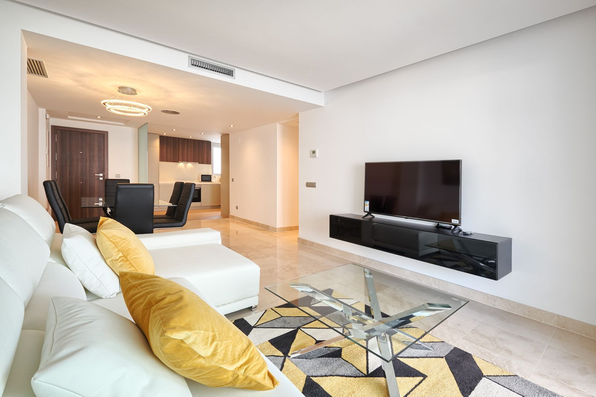 3 Bed, 2 Bath, ApartmentFor Sale, San Pedro de Alcantara, Malaga