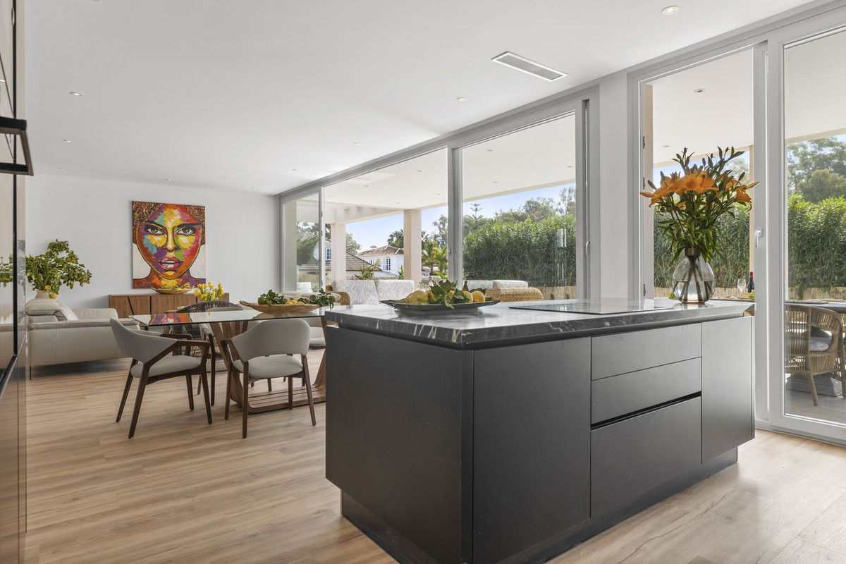 5 Bed, 5 Bath, HouseFor Sale, San Pedro de Alcantara, Malaga