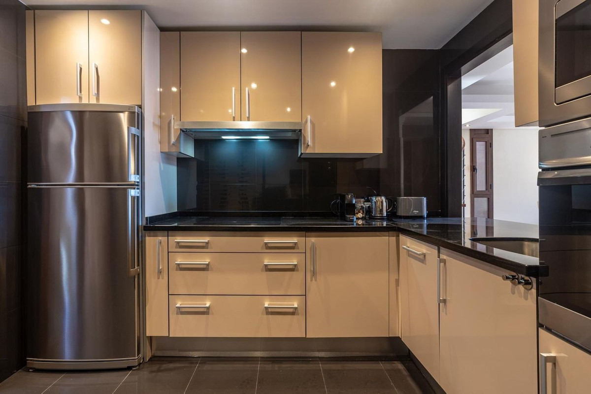 2 Bed, 2 Bath, ApartmentFor Sale, Estepona, Malaga