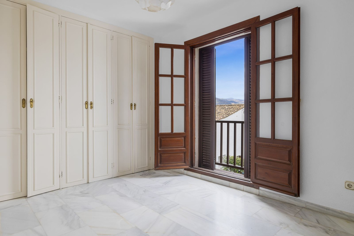 2 Bed, 1 Bath, HouseFor Sale, Estepona, Malaga