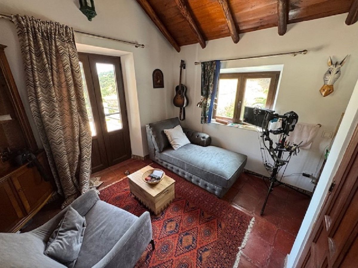 4 Bed, 2 Bath, HouseFor Sale, Casares, Malaga