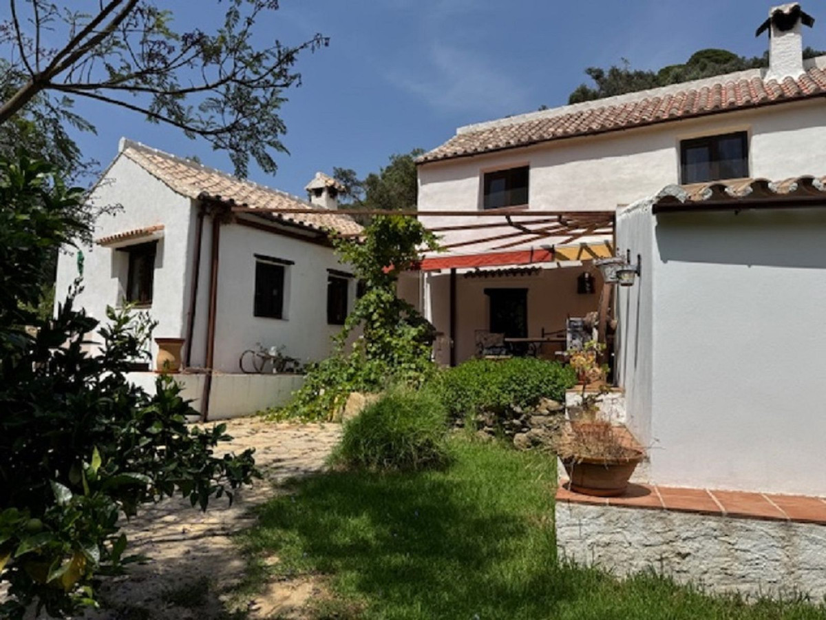 4 Bed, 2 Bath, HouseFor Sale, Casares, Malaga