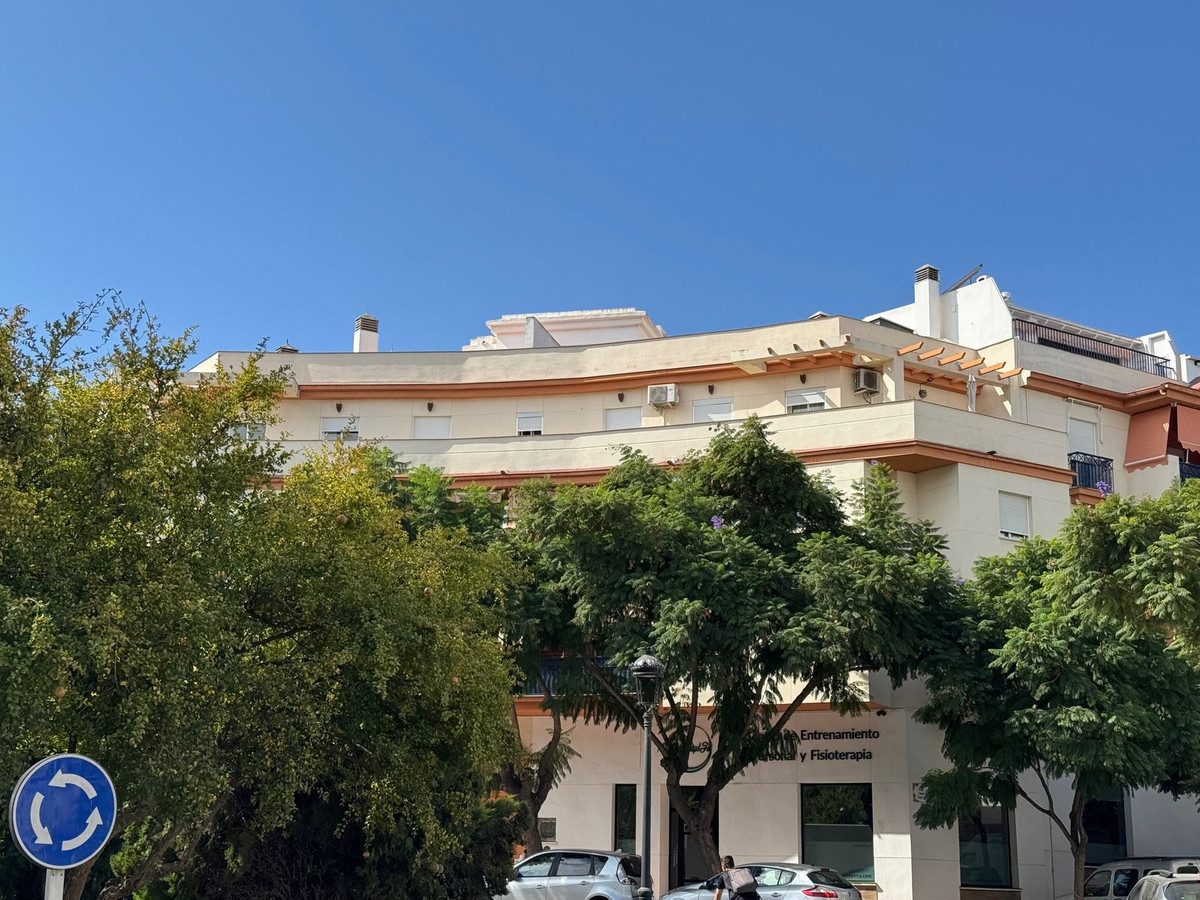 4 Bed, 3 Bath, ApartmentFor Sale, Estepona, Malaga