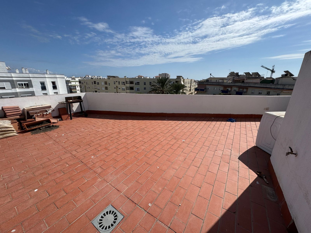 4 Bed, 3 Bath, ApartmentFor Sale, Estepona, Malaga