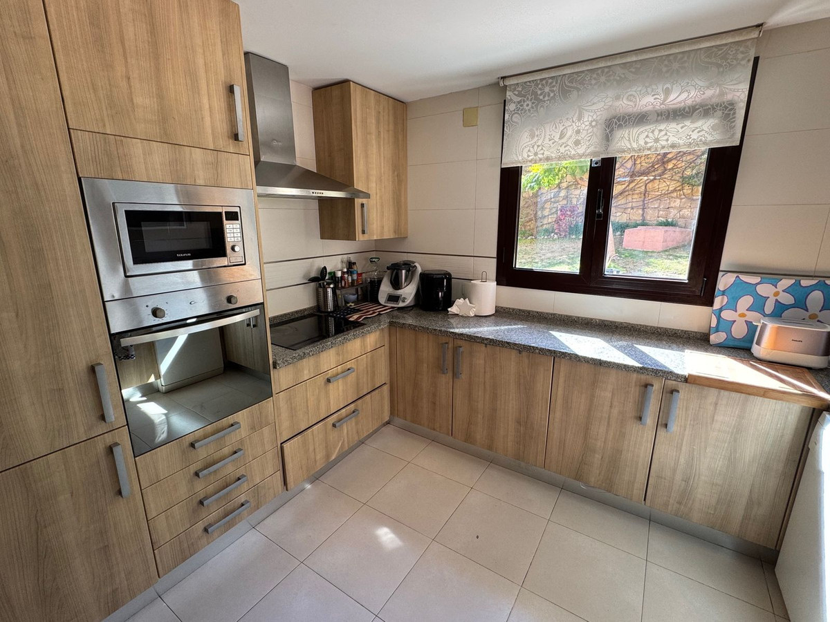 4 Bed, 3 Bath, HouseFor Sale, Estepona, Malaga