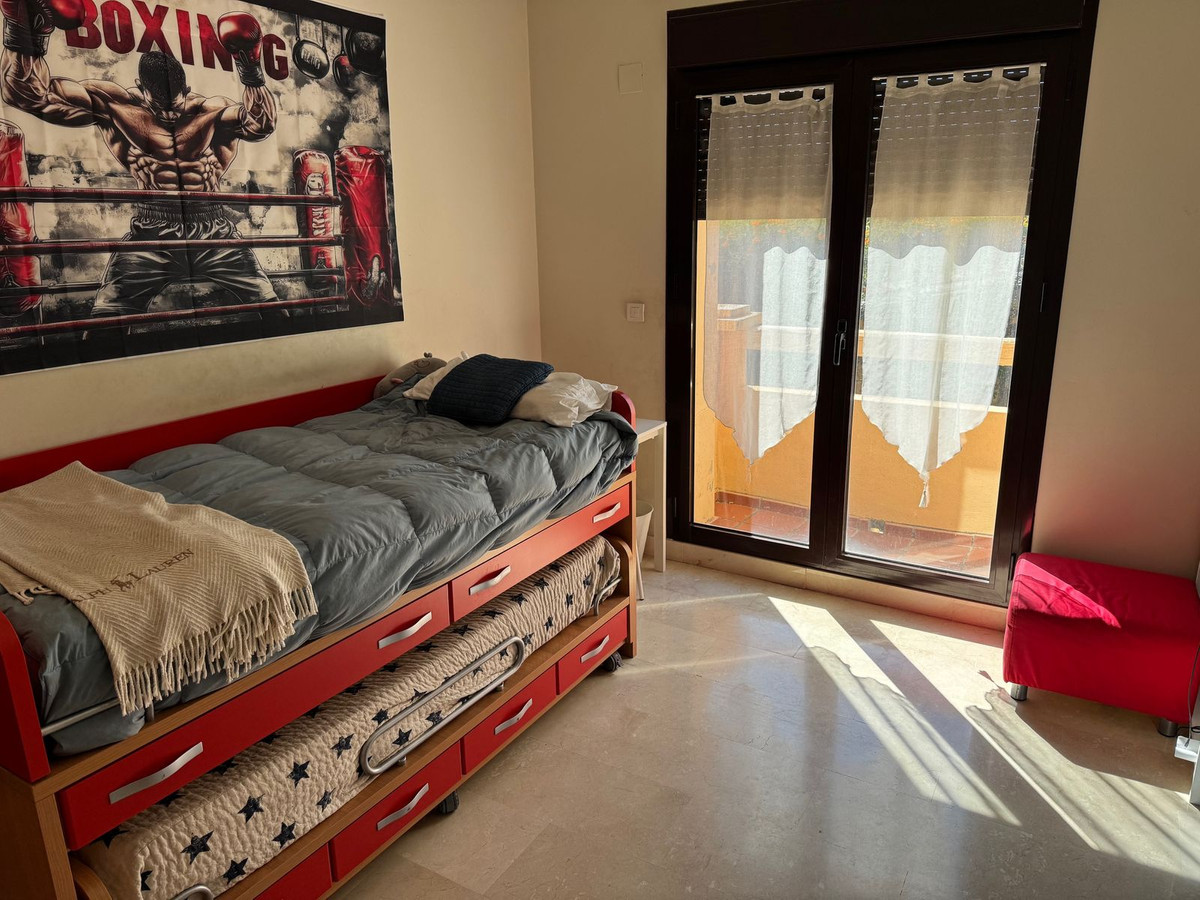 4 Bed, 3 Bath, HouseFor Sale, Estepona, Malaga