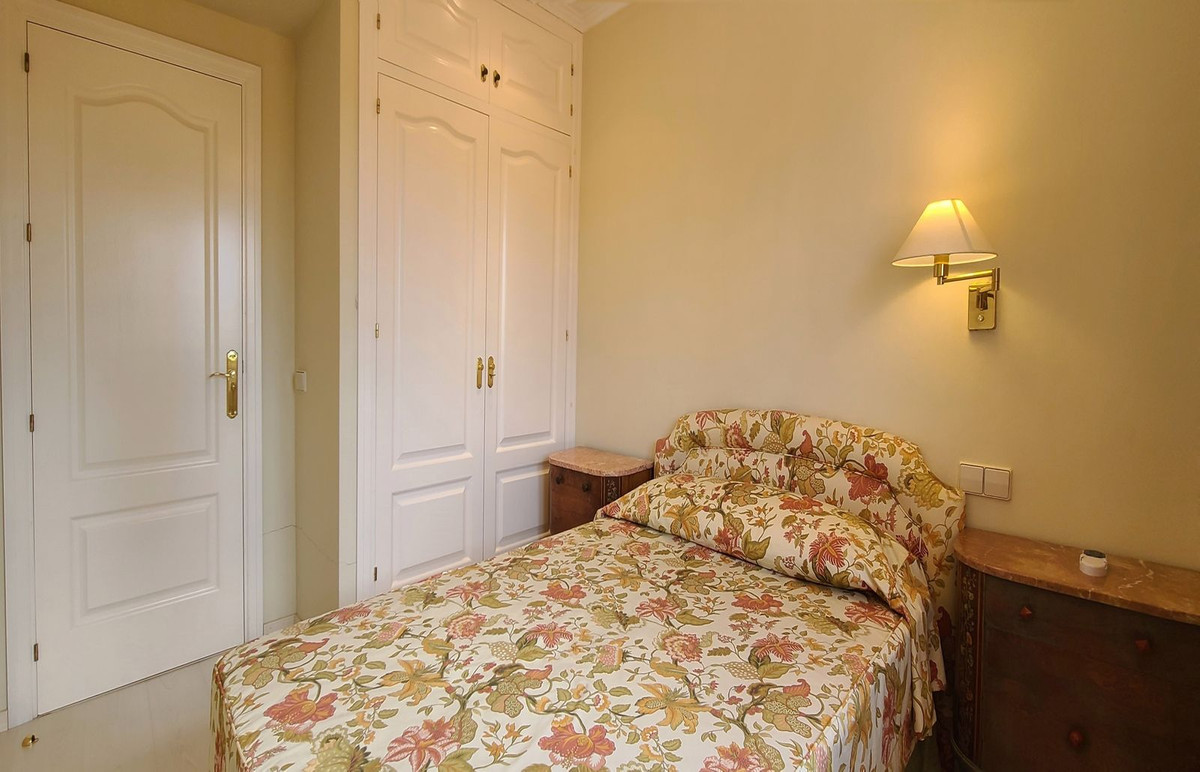 5 Bed, 4 Bath, HouseFor Sale, The Golden Mile, Malaga