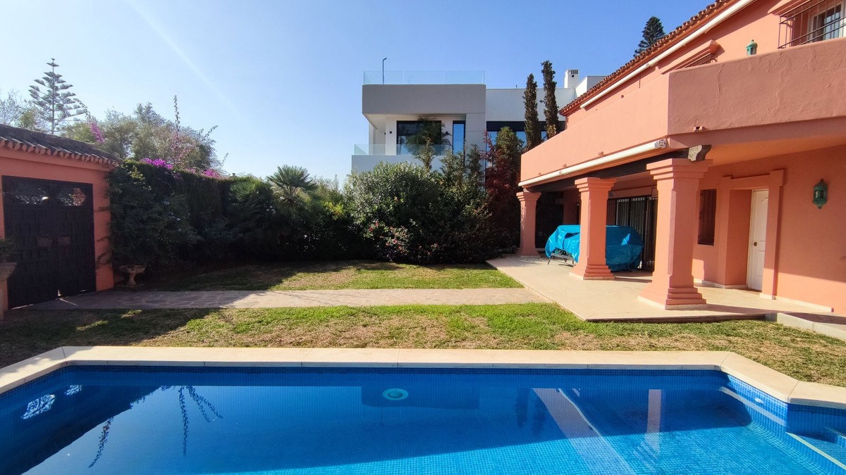 5 Bed, 4 Bath, HouseFor Sale, The Golden Mile, Malaga