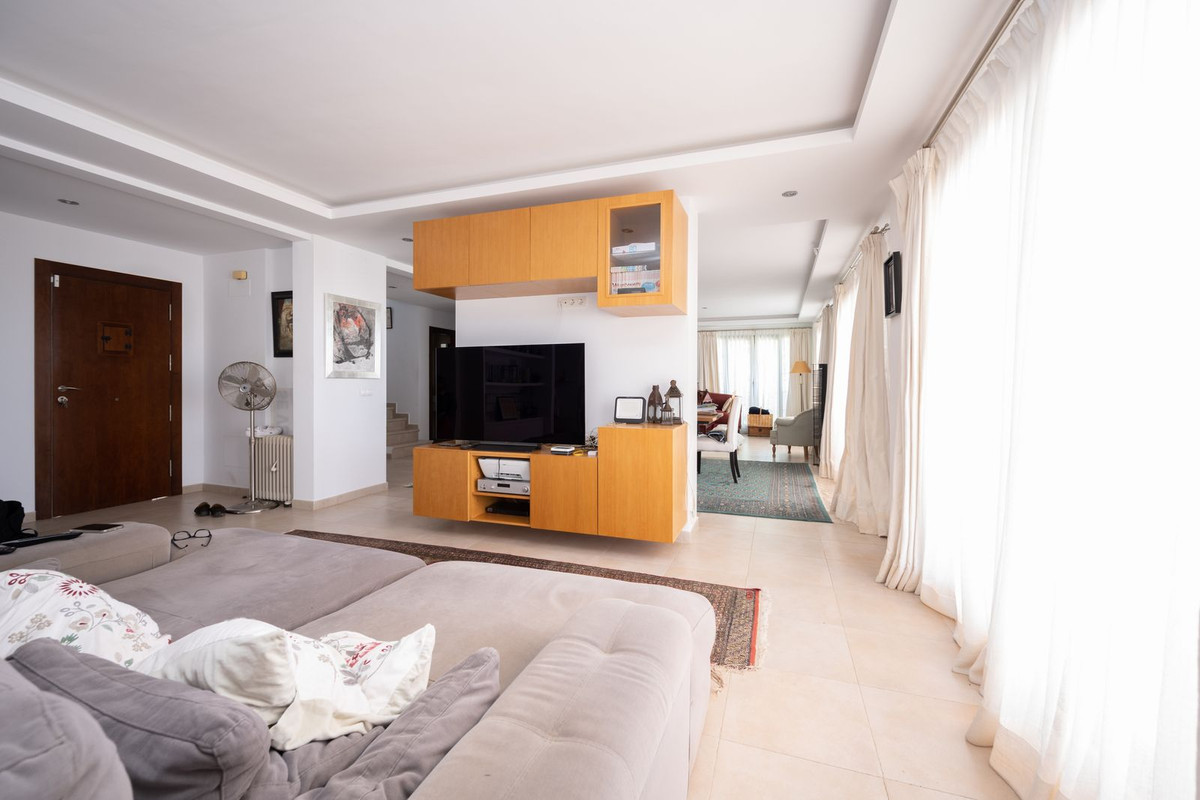 3 Bed, 3 Bath, ApartmentFor Sale, Los Monteros, Malaga
