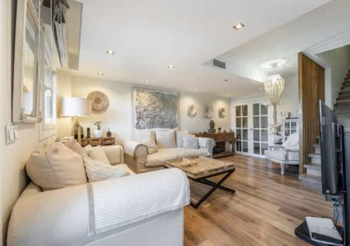 3 Bed, 2 Bath, ApartmentFor Sale, Benalmadena Costa, Malaga