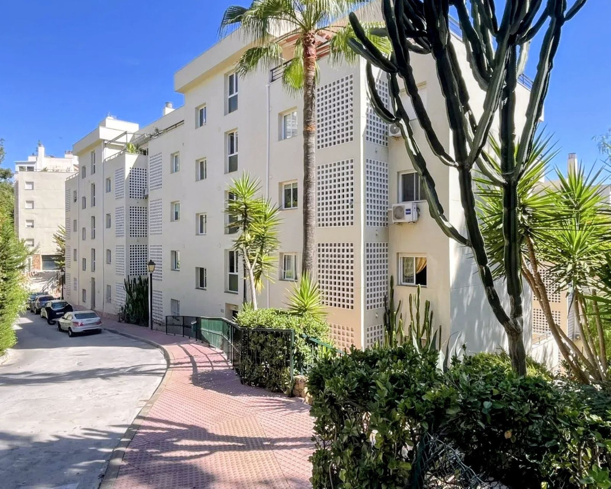 2 Bed, 2 Bath, ApartmentFor Sale, Calahonda, Malaga