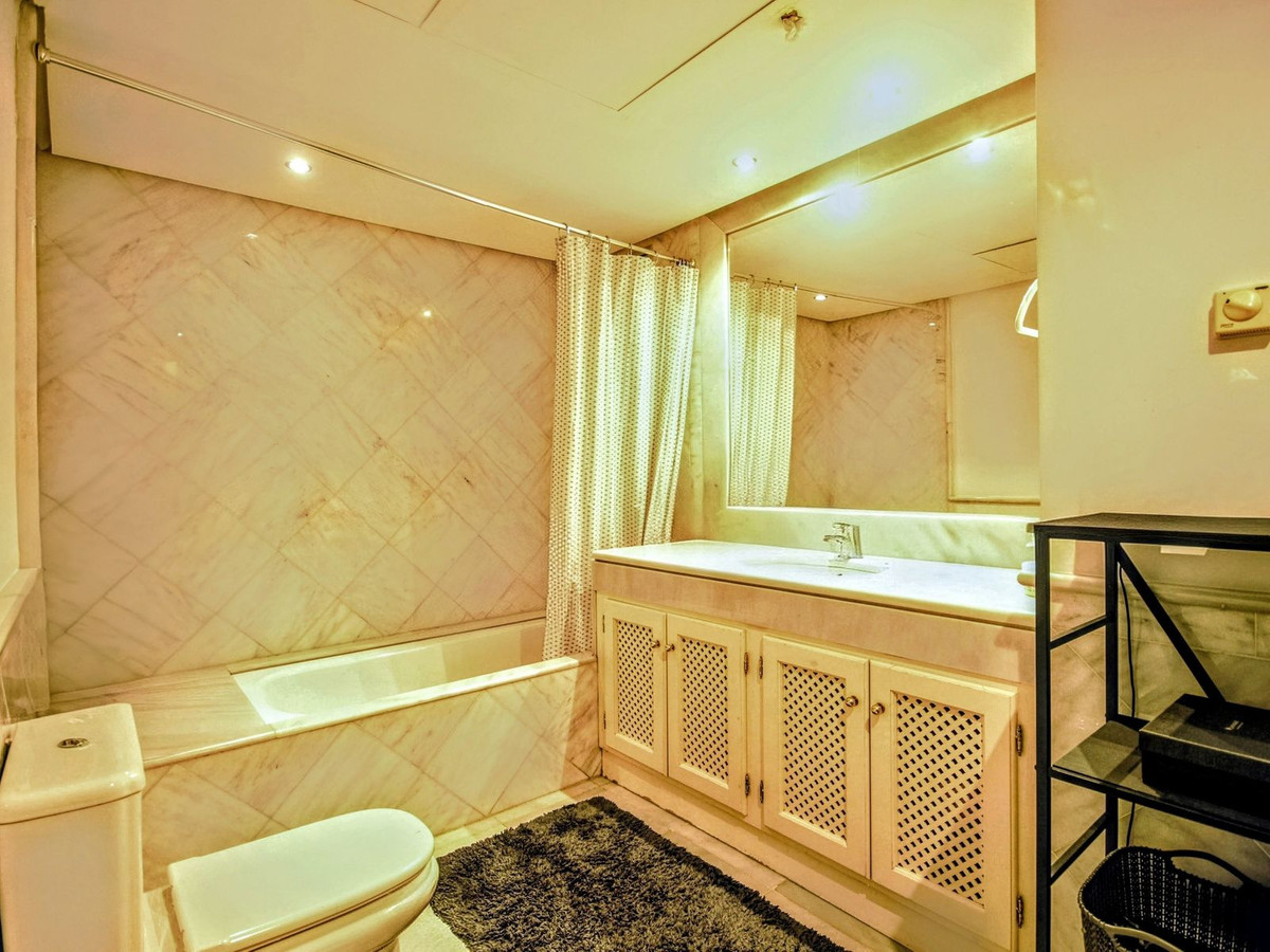 2 Bed, 2 Bath, ApartmentFor Sale, Elviria, Malaga