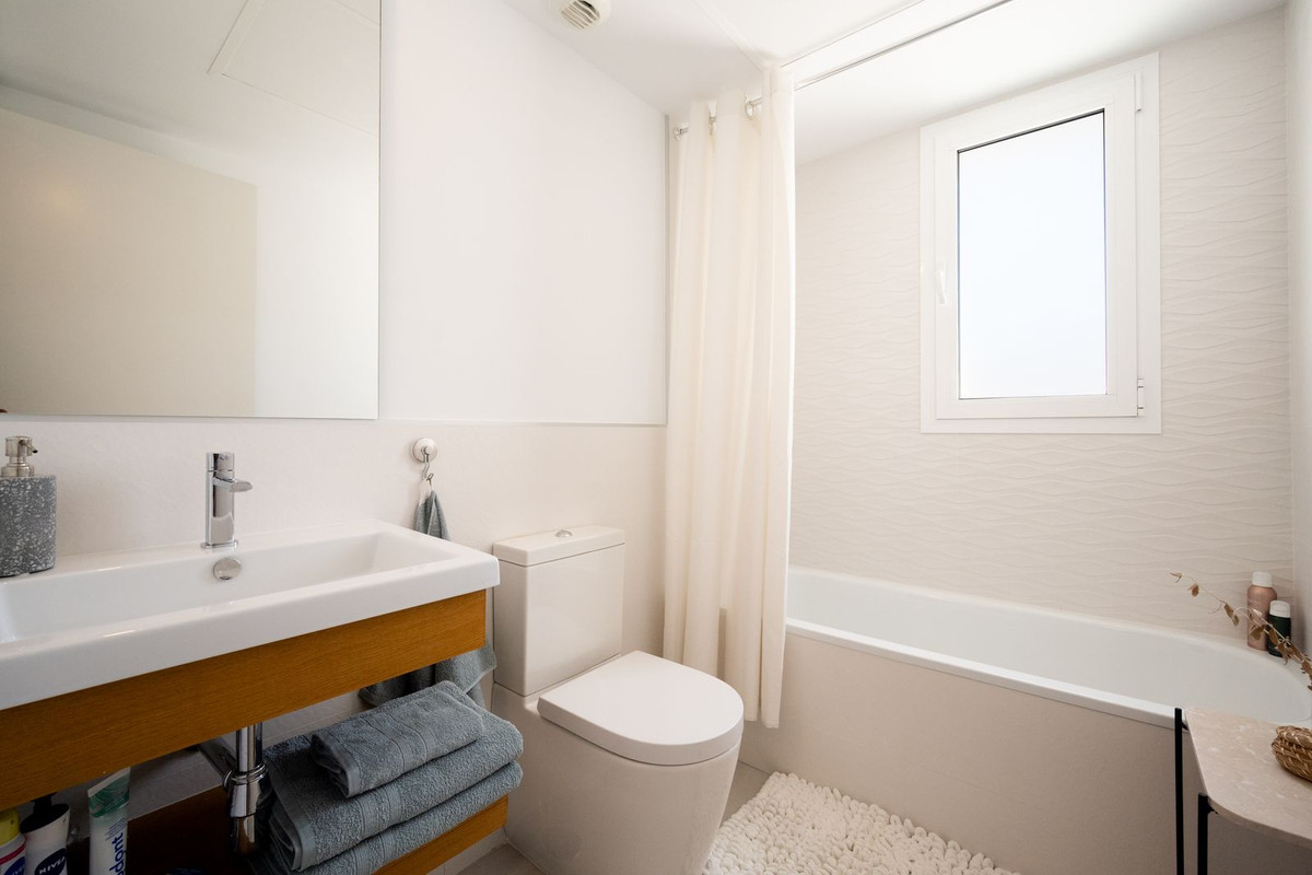 3 Bed, 3 Bath, ApartmentFor Sale, Los Monteros, Malaga