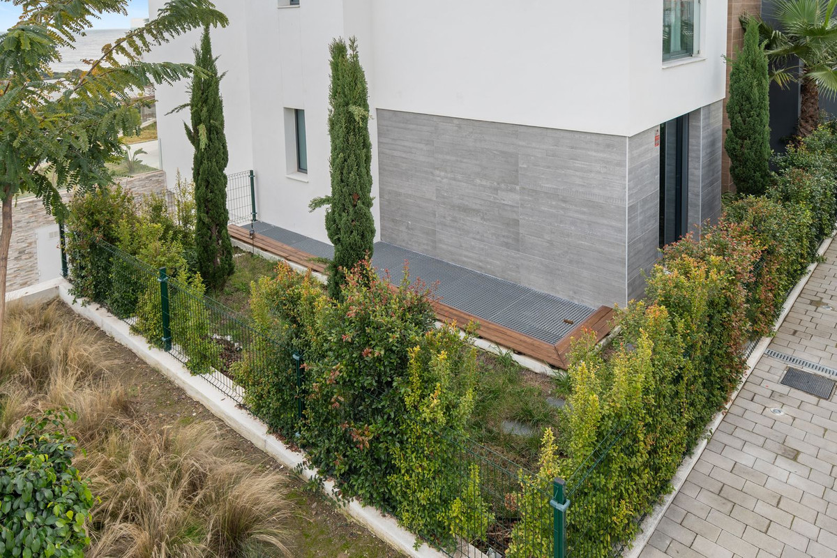 3 Bed, 2 Bath, ApartmentFor Sale, Cabopino, Malaga