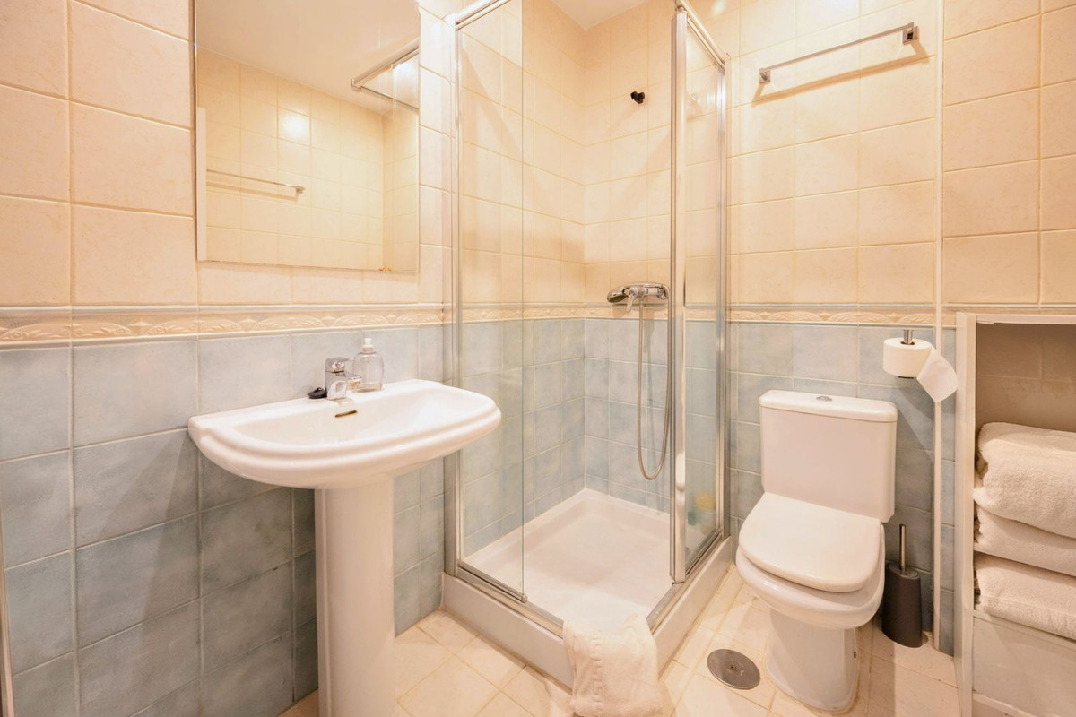 4 Bed, 3 Bath, ApartmentFor Sale, Marbella, Malaga