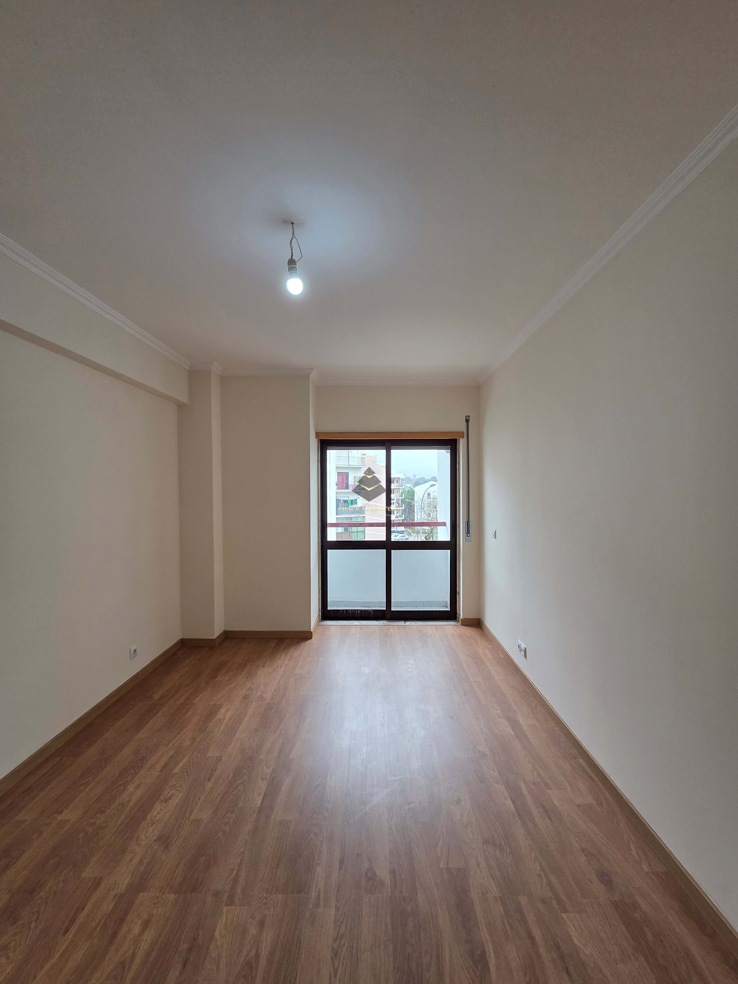 3 Bed, 2 Bath, ApartmentFor Sale, Sintra, Lisboa, 2635-265