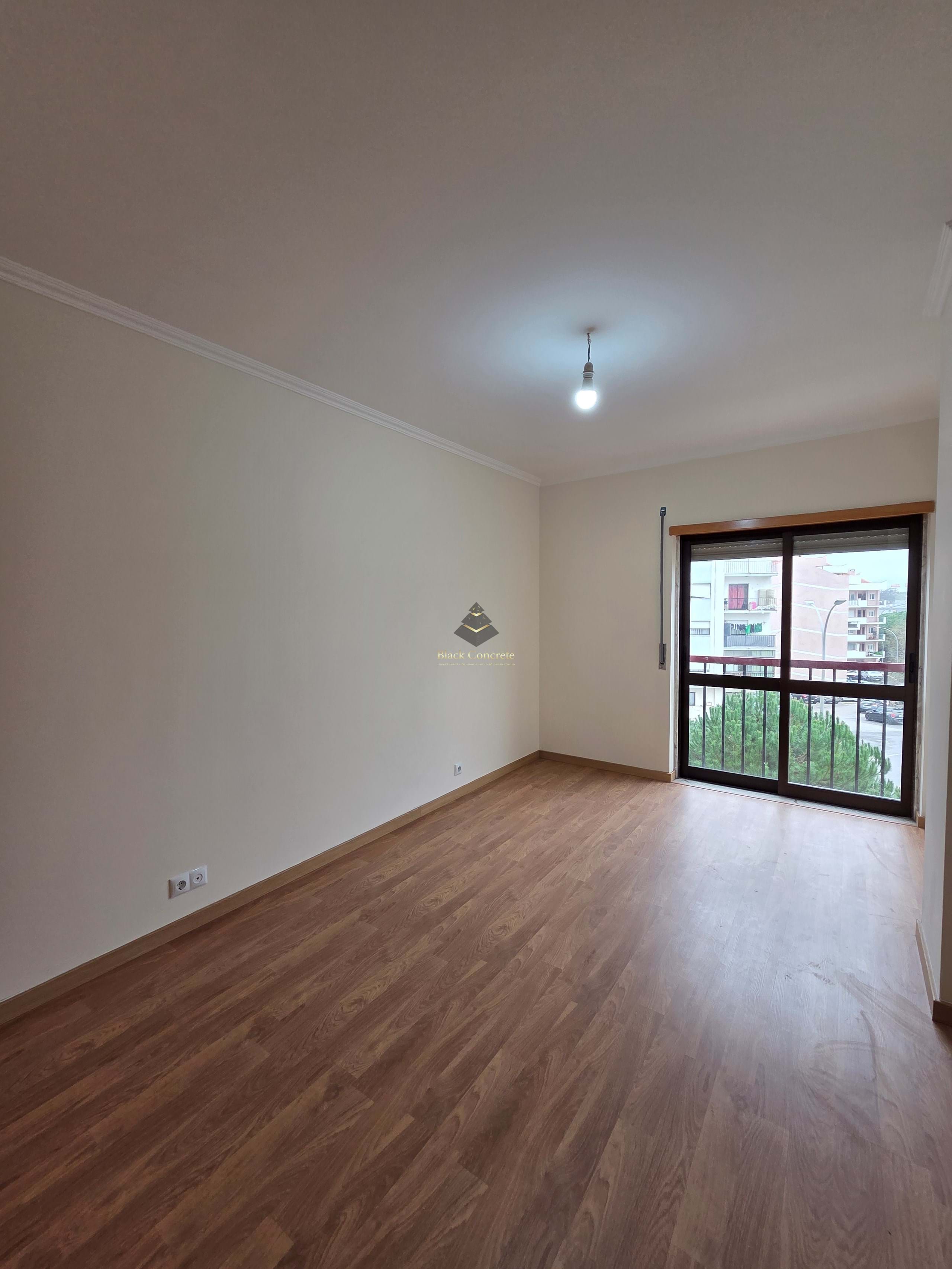 3 Bed, 2 Bath, ApartmentFor Sale, Sintra, Lisboa, 2635-265