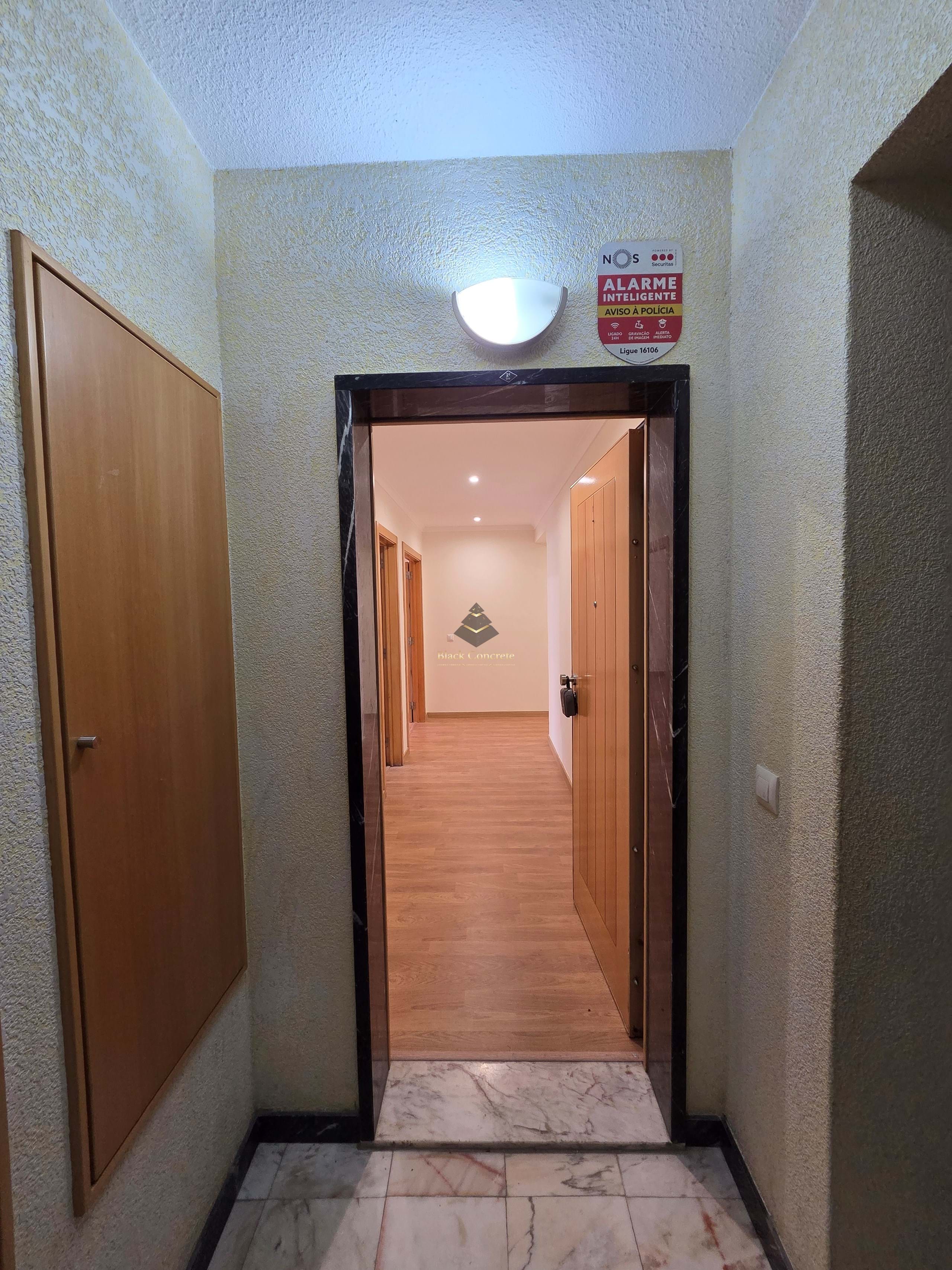 3 Bed, 2 Bath, ApartmentFor Sale, Sintra, Lisboa, 2635-265