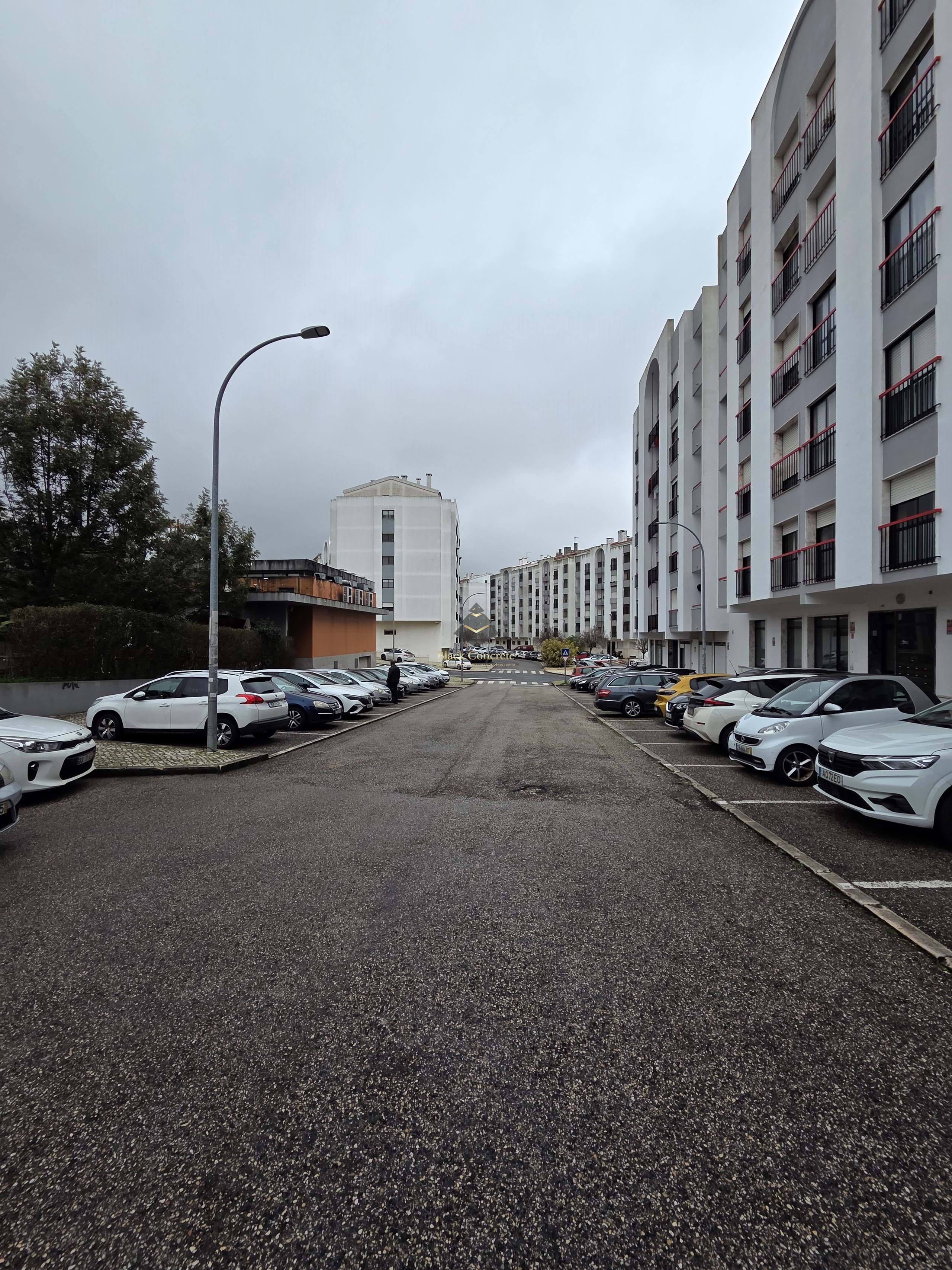 3 Bed, 2 Bath, ApartmentFor Sale, Sintra, Lisboa, 2635-265