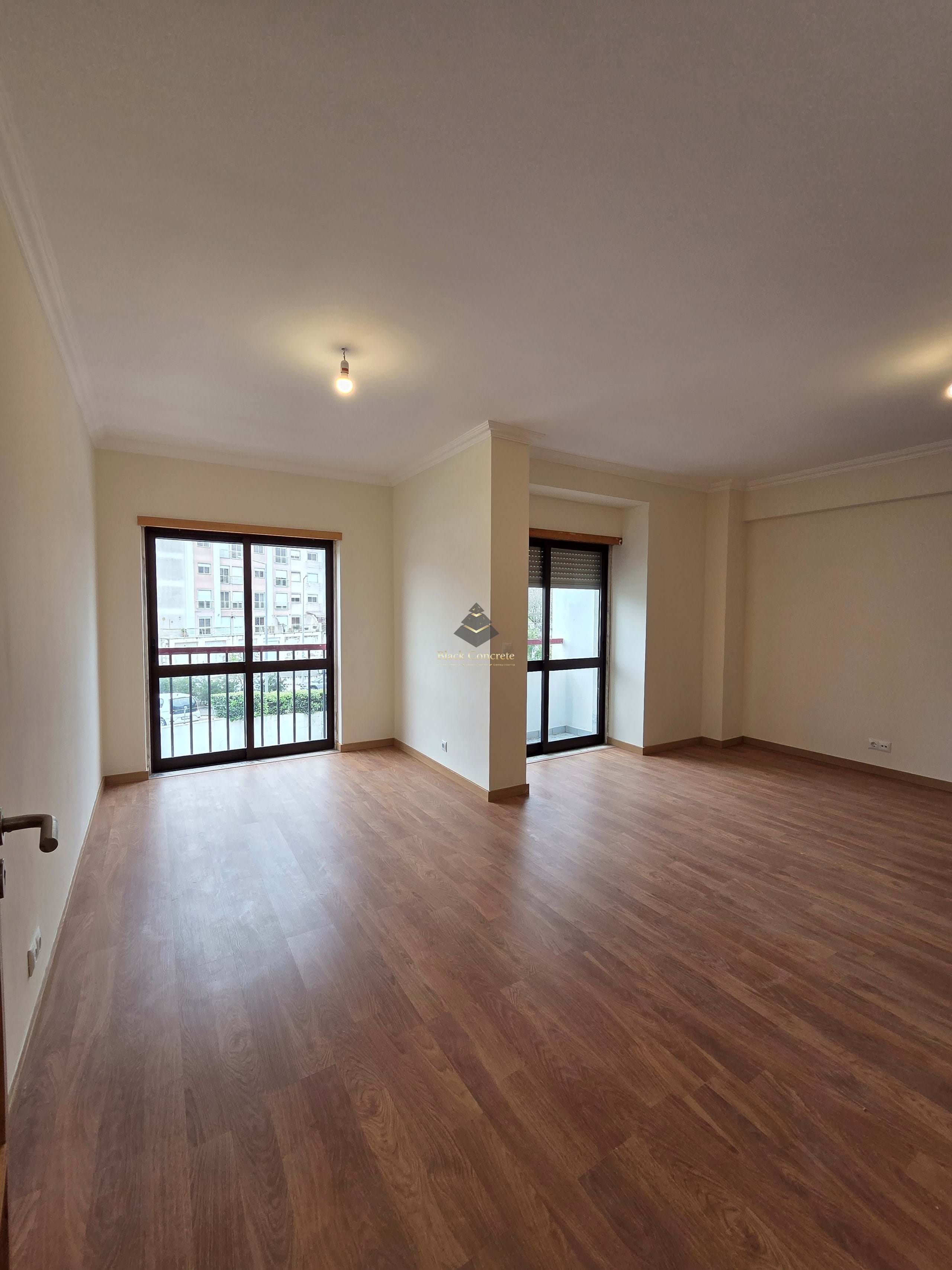 3 Bed, 2 Bath, ApartmentFor Sale, Sintra, Lisboa, 2635-265