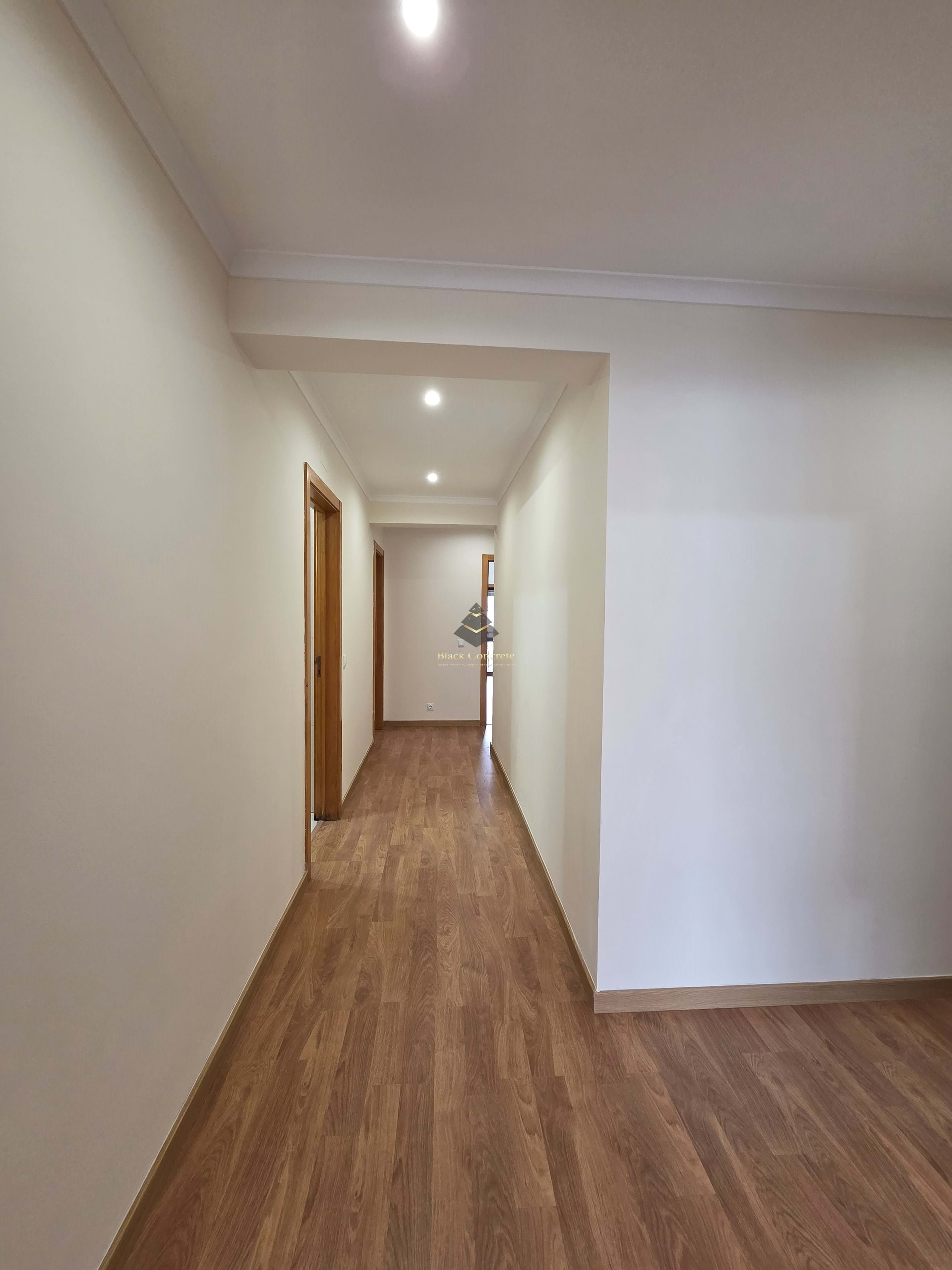 3 Bed, 2 Bath, ApartmentFor Sale, Sintra, Lisboa, 2635-265