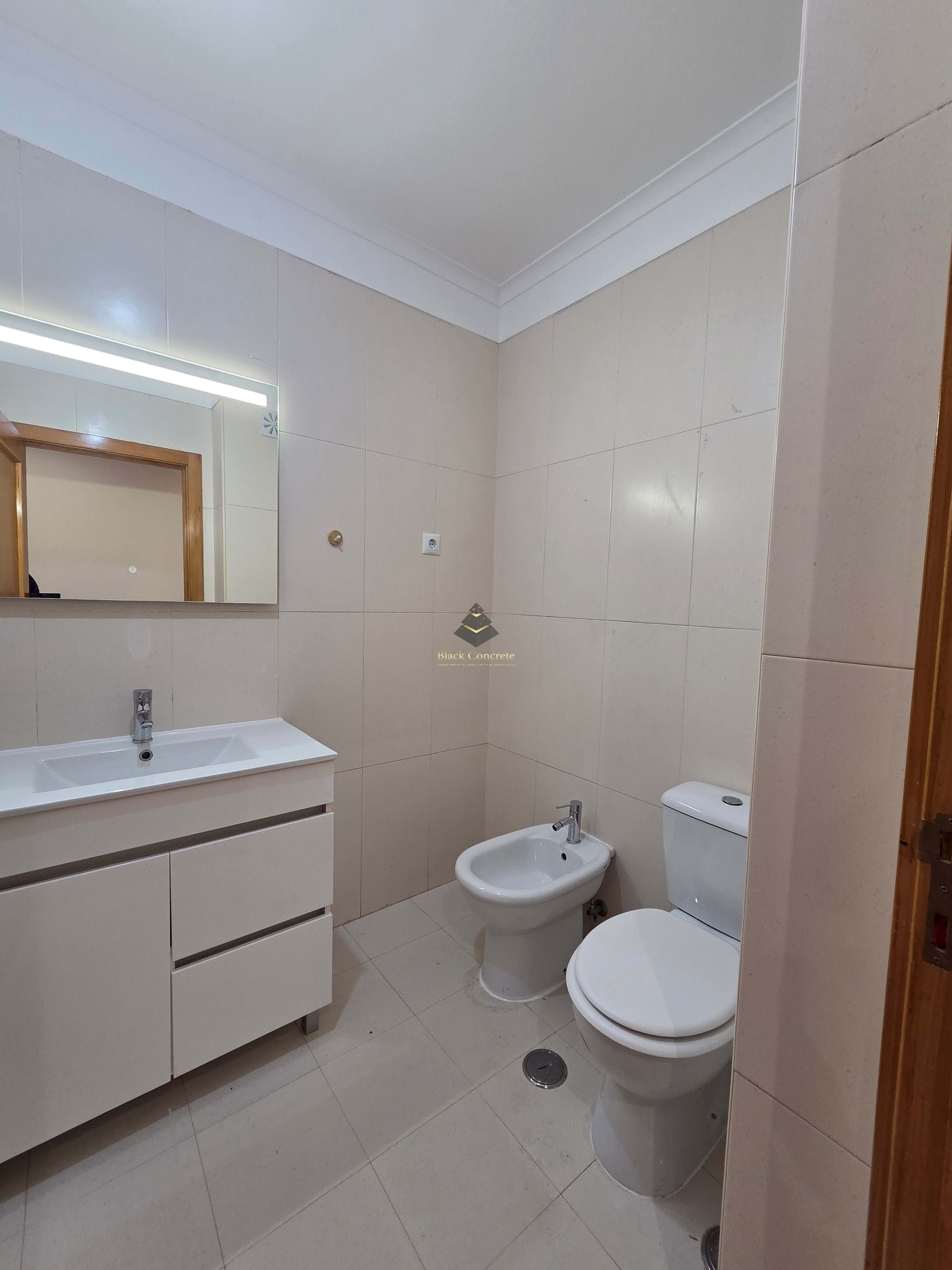 3 Bed, 2 Bath, ApartmentFor Sale, Sintra, Lisboa, 2635-265